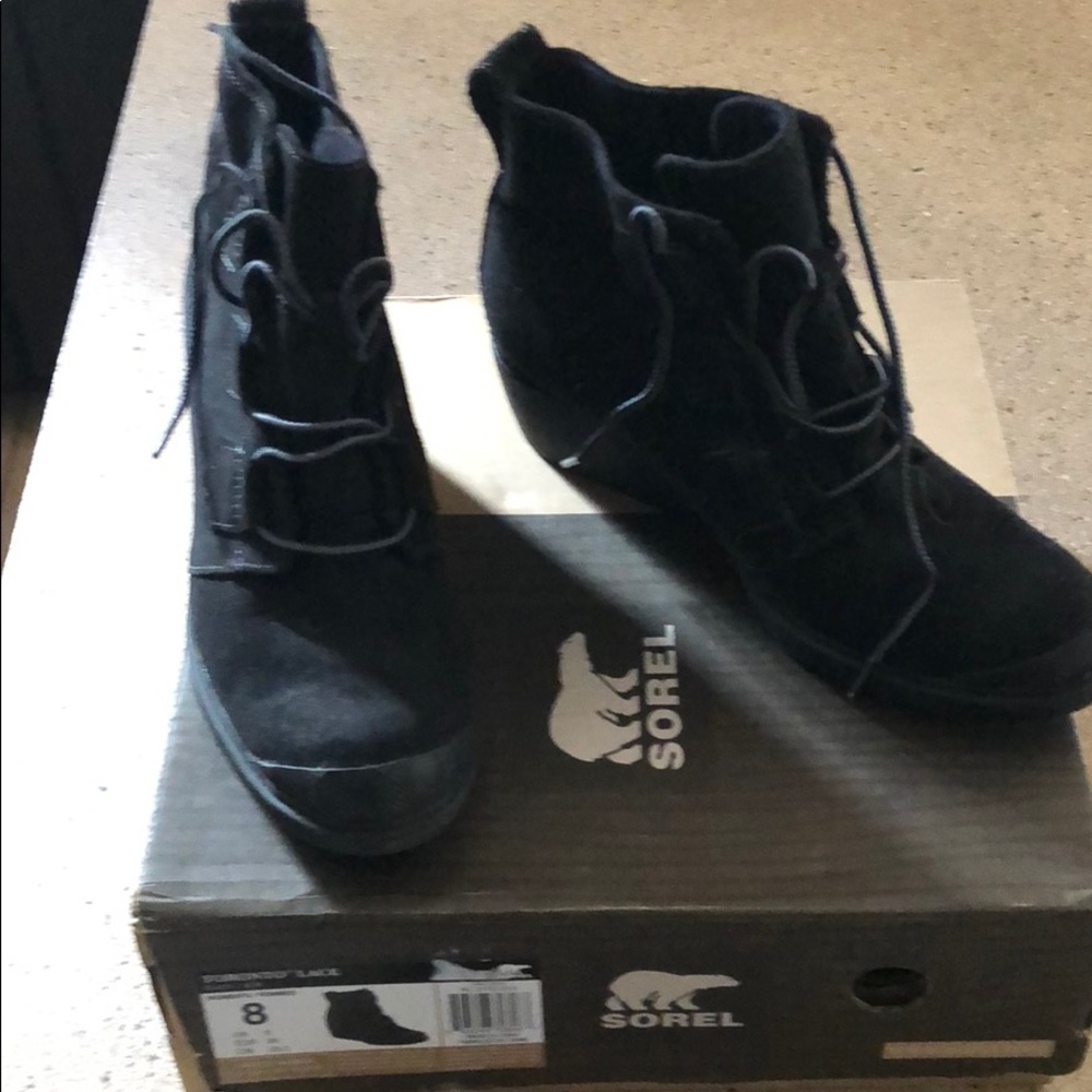 Sorel Toronto Lace boots